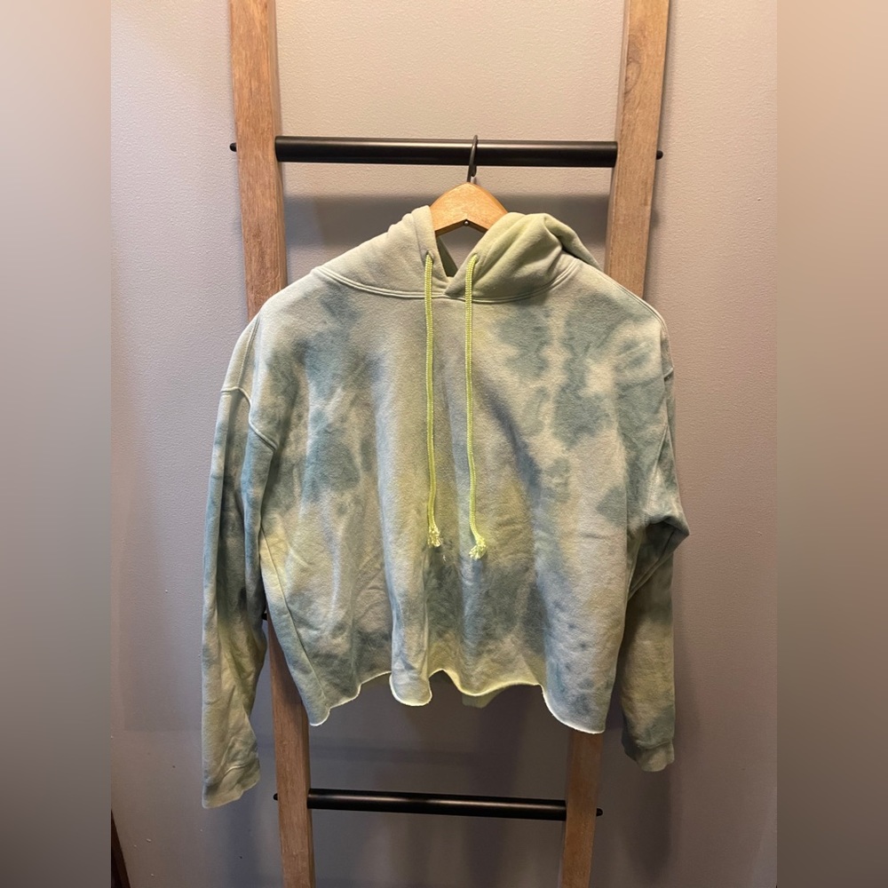 Tie Dye Cropped Hoodie SIZE: S